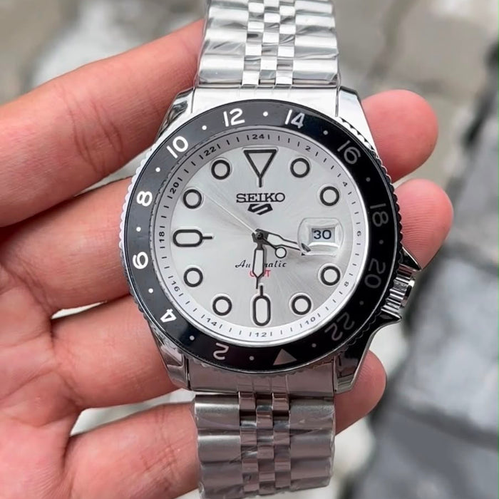 Seiko 5 Sports GMT Movement Like Automatic